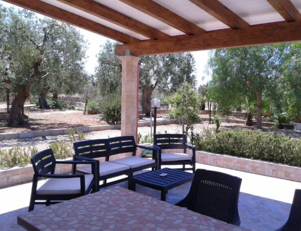 Area esterna del trullo la pajara