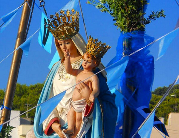 Processione della madonna de Finibus Terrae